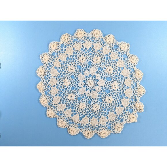 Antique hand made Irish crochet lace doilies mixed sizes set of 4, decorative - Picture 6 of 10